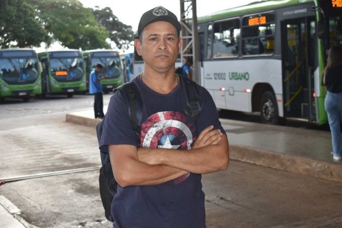O morador de Planaltina Fábio Leite Braga demora uma hora e meia para chegar ao Plano Piloto - (crédito: Mariana Lins ) O morador de Planaltina Fábio Leite Braga demora uma hora e meia para chegar ao Plano Piloto - (crédito: Mariana Lins )