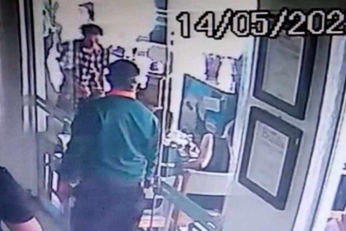 Câmera registrou a agressão - (crédito: Material cedido ao Correio) Câmera registrou a agressão - (crédito: Material cedido ao Correio)