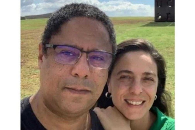 Políticos e famosos como Sâmia Bomfim e Zélia Duncan parabenizaram o casal nas redes sociais -  (crédito: Reprodução/Instagram/@fernandapsol)