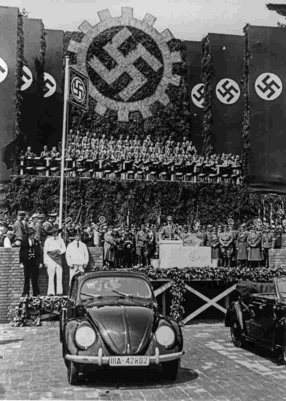 O ator que lutou na 2ª Guerra, foi noivo de uma princesa e virou metaleiro