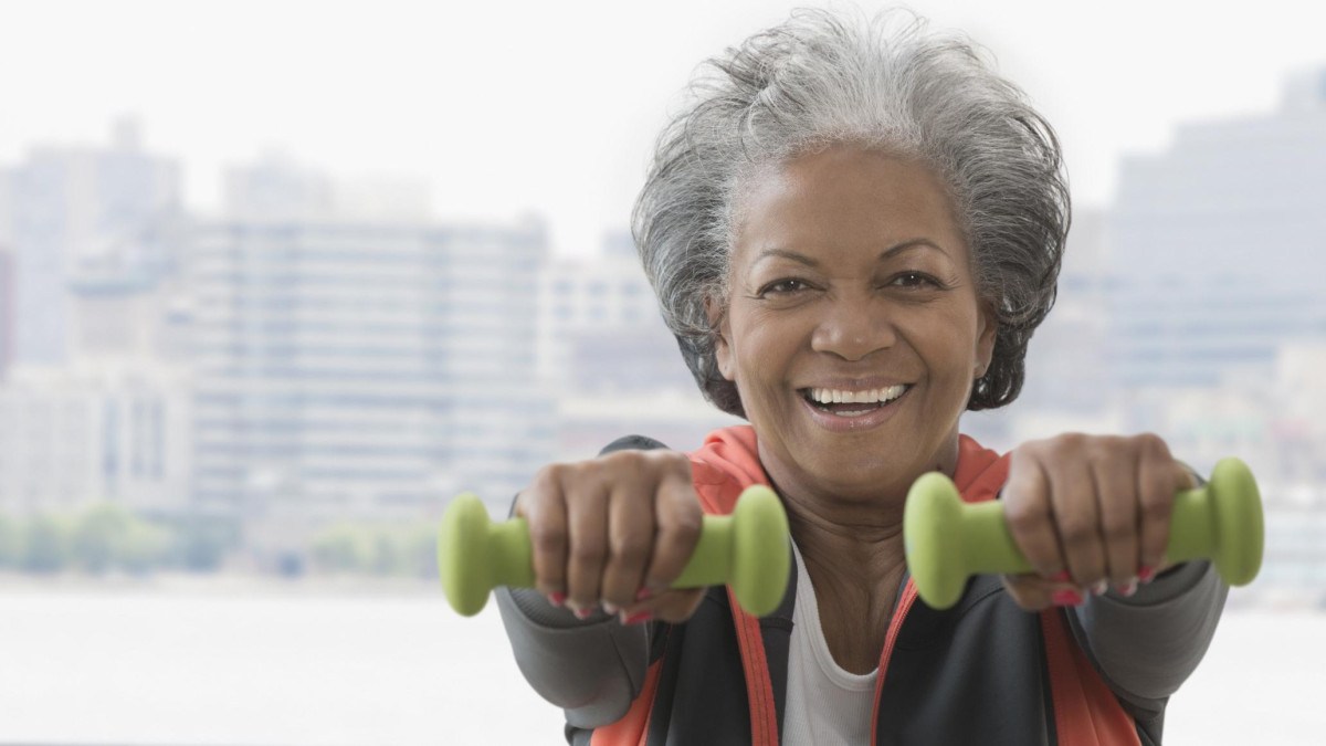 Em 4 pontos, a importância da musculação para mulheres antes e após menopausa