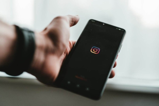 Instagram libera tradução automática de textos de Stories para