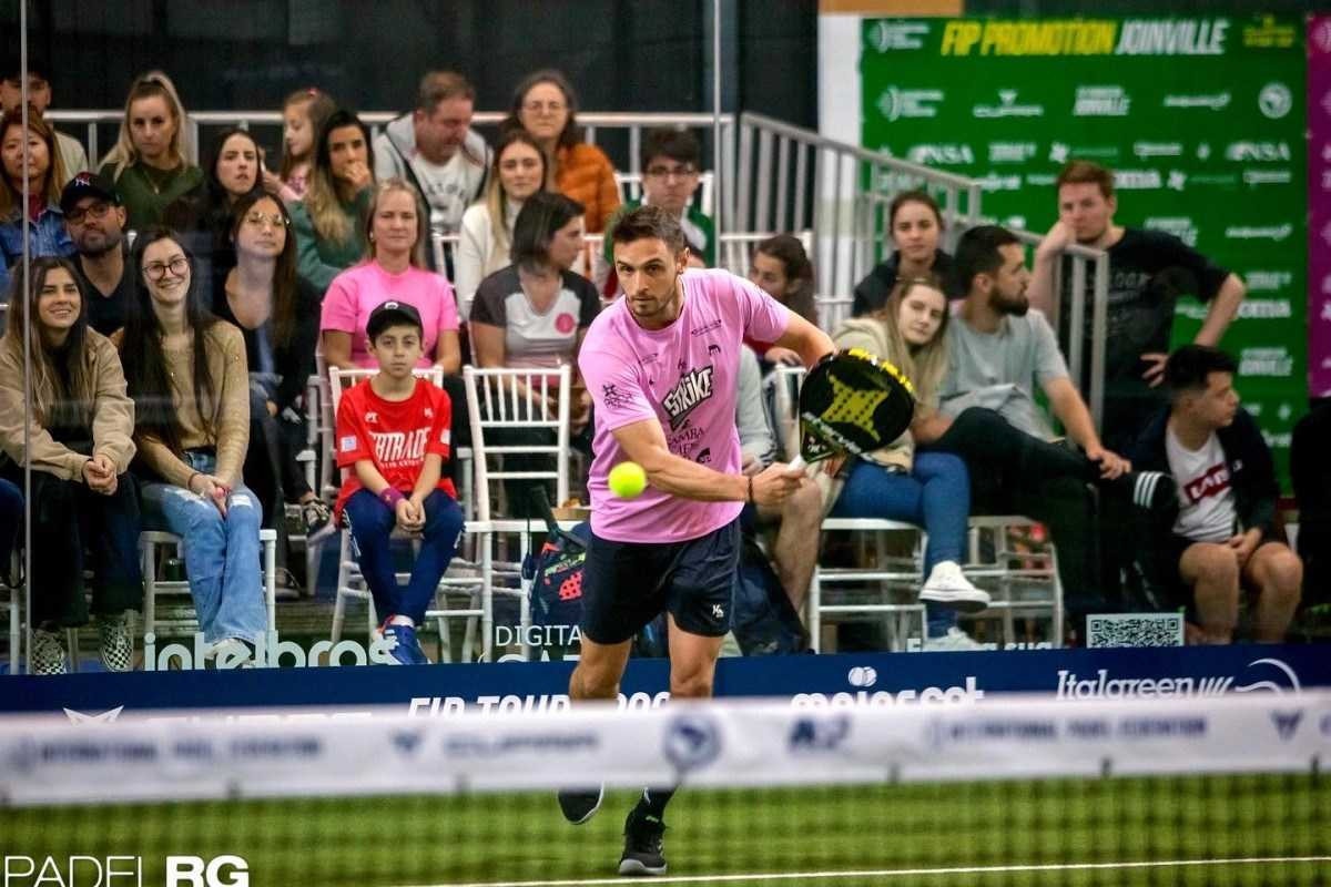 Bicampeão mundial de padel lista diferenças entre a modalidade e o tênis