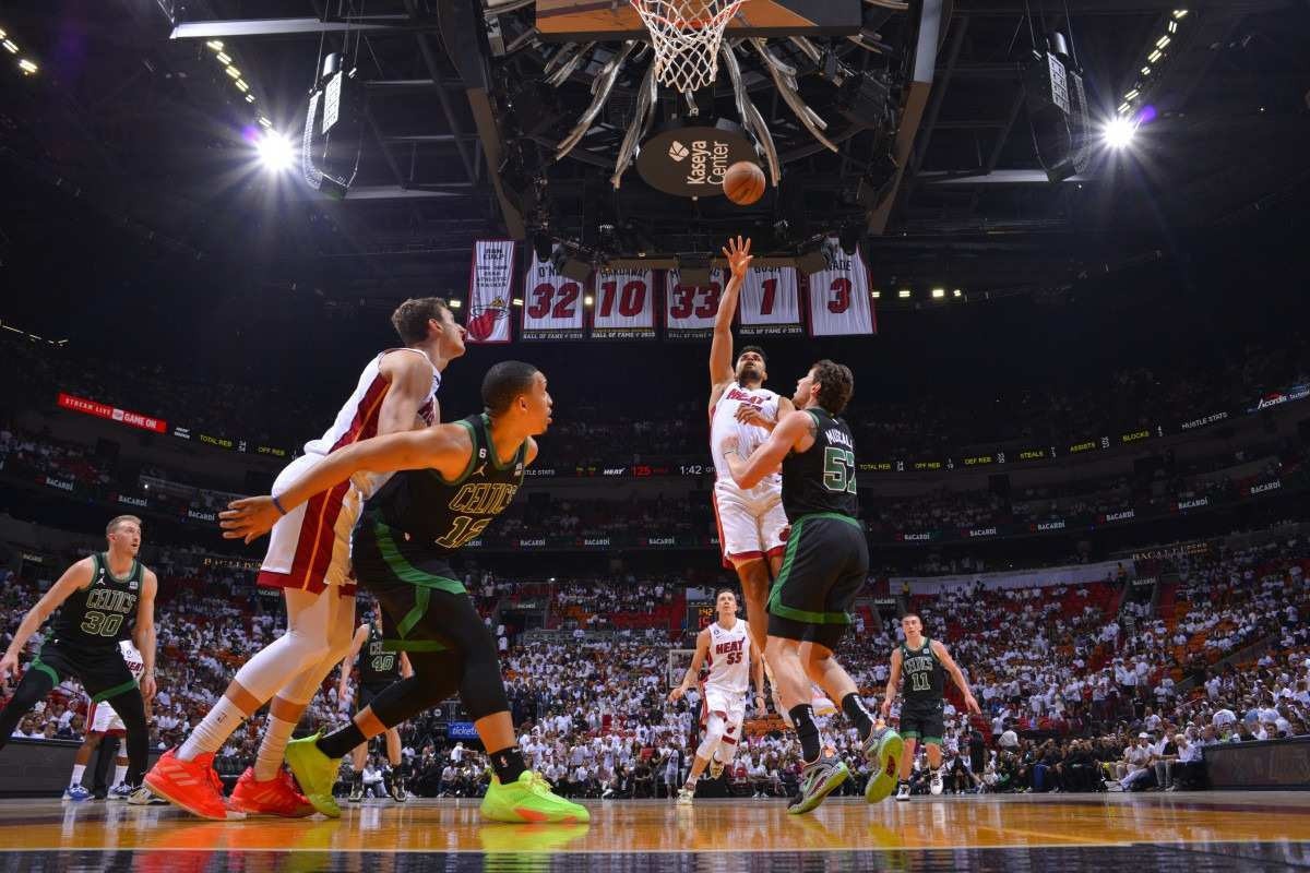 Miami e Denver abrem 3 x 0 e estão próximos de varrer Boston e Lakers