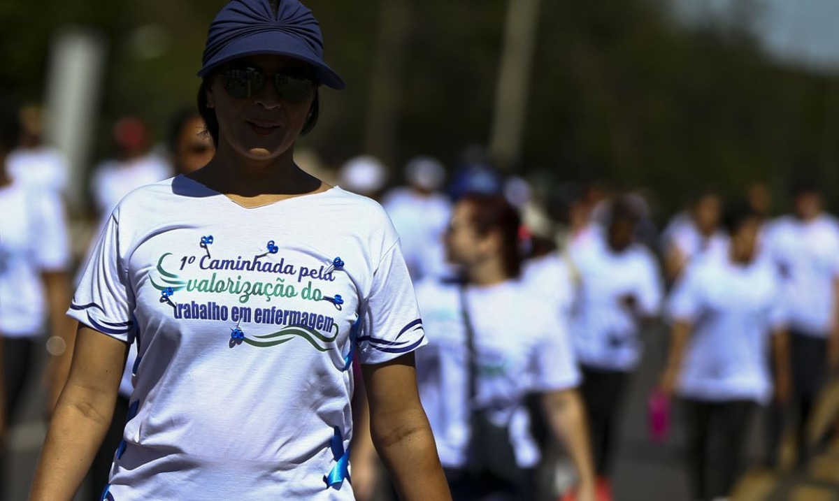 Profissionais da enfermagem fazem ato por valorização da categoria