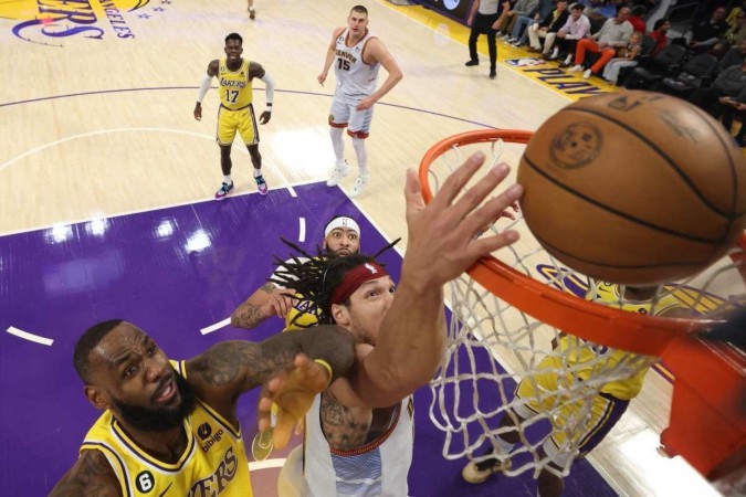 O Denver Nuggets entregou a final inédita da NBA de bandeja para a torcida dentro da casa do Los Angeles -  (crédito: Harry How / GETTY IMAGES NORTH AMERICA / Getty Images via AFP))