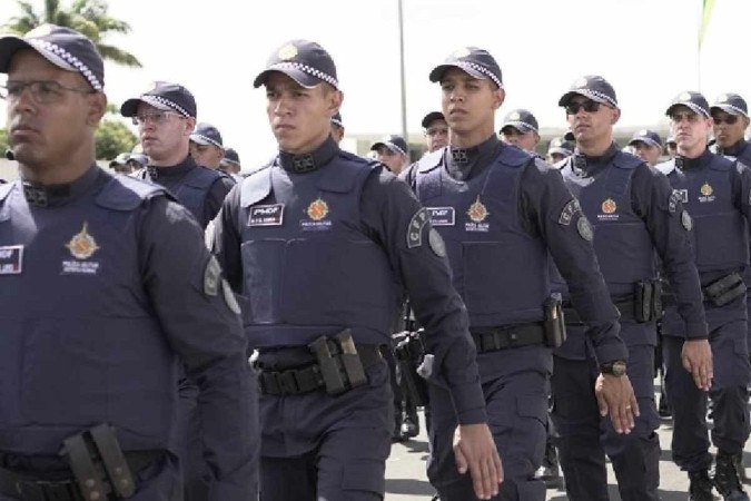 Os seis crimes contra o patrimônio monitorados pela SSP-DF — roubos a transeunte, em transporte coletivo, de veículo, em comércio, em residência e o furto em veículo —, que impactam diretamente na sensação de segurança da população, registraram queda no acumulado do ano - (crédito: PMDF/Divulgação) Os seis crimes contra o patrimônio monitorados pela SSP-DF — roubos a transeunte, em transporte coletivo, de veículo, em comércio, em residência e o furto em veículo —, que impactam diretamente na sensação de segurança da população, registraram queda no acumulado do ano - (crédito: PMDF/Divulgação)