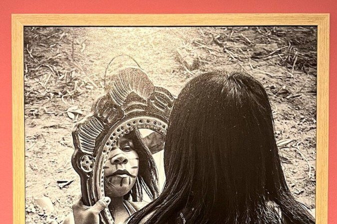 Edgar Kanaykõ Xakriaba 
Obra de Edgar Kanaykõ Xakriaba em exposição Nhe´ ? Se na Caixa cultural