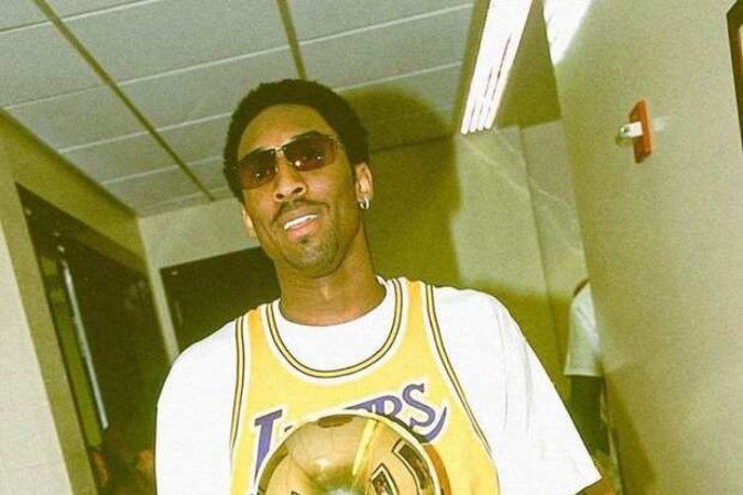 Não só no passado, mas, atualmente, usar regata histórica de algum time de basquete americano continua sendo tendência