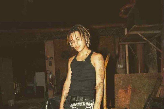 Um dos expoentes do rap e trap
nacional, Matue adora vestir 
regatas em seus shows