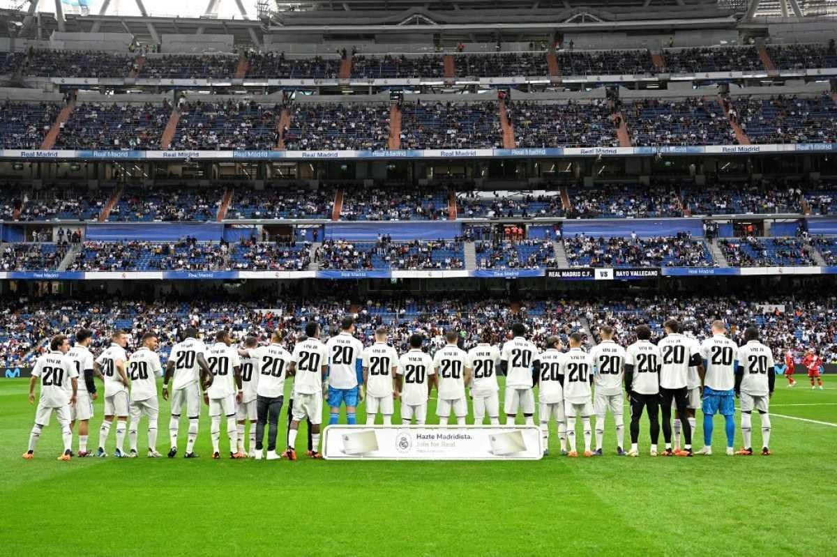 Real Madrid entra em campo com camisa de Vini Jr em solidariedade ao jogador