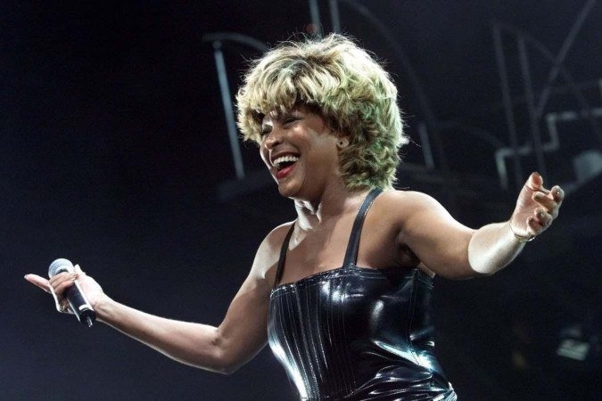  Singer Tina Turner acknowledges applause after performing on the closing night of her 