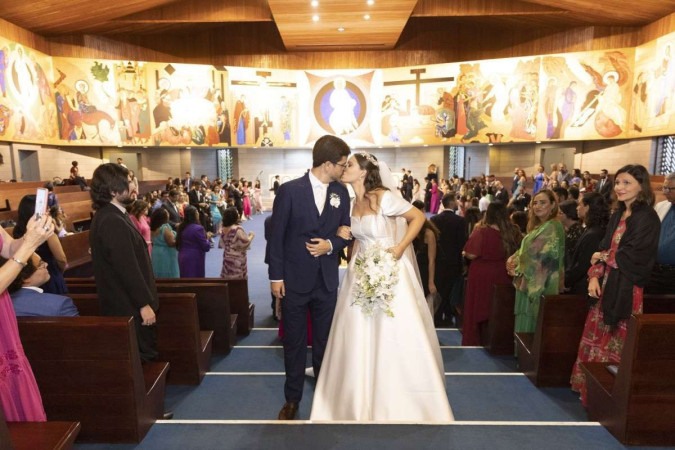 Neste mês, o casal celebrou a união religiosa na mesma paróquia