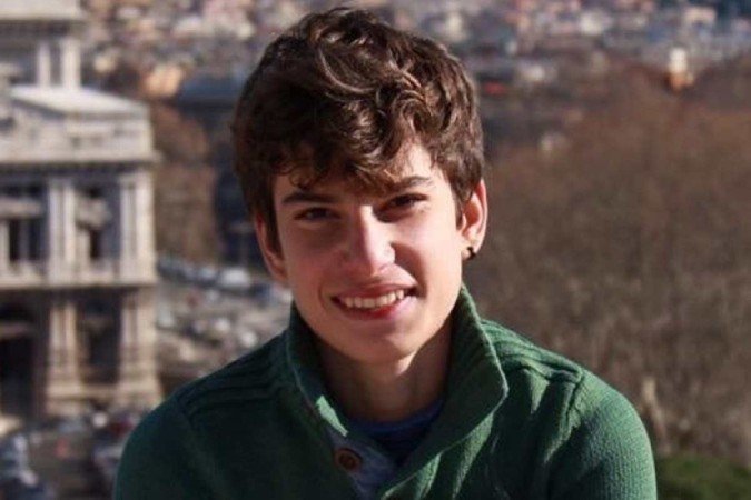 Caio Danyalgil, fundador da Loc, empresa de compartilhamento que se prepara para entrar em Portugal. Aos 16 anos, já flertando com a fotografia Caio Danyalgil, fundador da Loc, empresa de compartilhamento que se prepara para entrar em Portugal. Aos 16 anos, já flertando com a fotografia