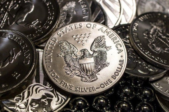Moeda de US$ 1 trilhão teria que ser feita de platina, já que é o único metal que a lei monetária dos EUA permite ter valor superior a US$ 50 - (crédito: Getty Images)
