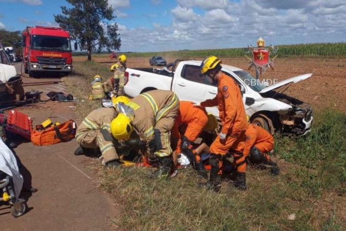 Tragédia na BR-251, idoso de 62 morre em acidente com carro que seguia da  Bahia para Minas Gerais