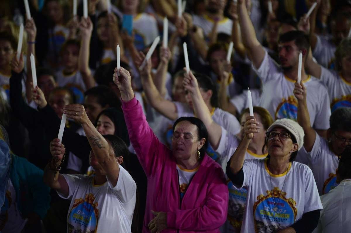 Consagração das velas é o momento mais importante da festa