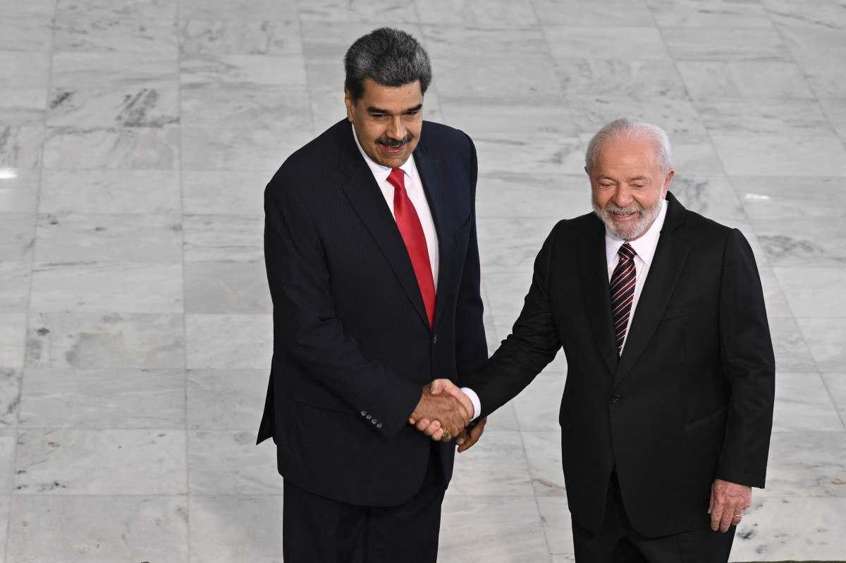 Lula encontra Maduro antes de reunião com outros presidentes em Brasília