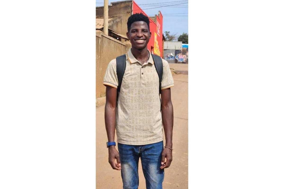 Steven Kabuye, 25 anos, morador de Kampala: "Minha vida corre perigo. A lei lançou combustível sobre o ódio"