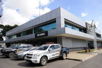 Suspeito foi encaminhado para a Delegacia Especial de Atendimento à Mulher II (DEAM II) - (crédito: Minervino Júnior/CB/D.A.Press) Suspeito foi encaminhado para a Delegacia Especial de Atendimento à Mulher II (DEAM II) - (crédito: Minervino Júnior/CB/D.A.Press)