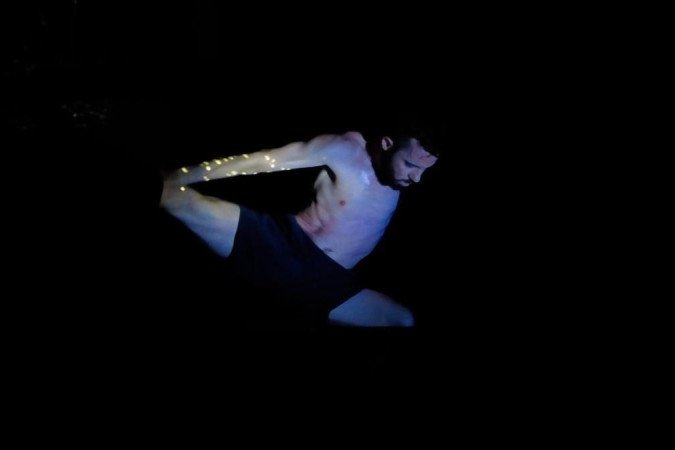 Espetáculo Dança INacabada, da companhia Ateliê do Gesto