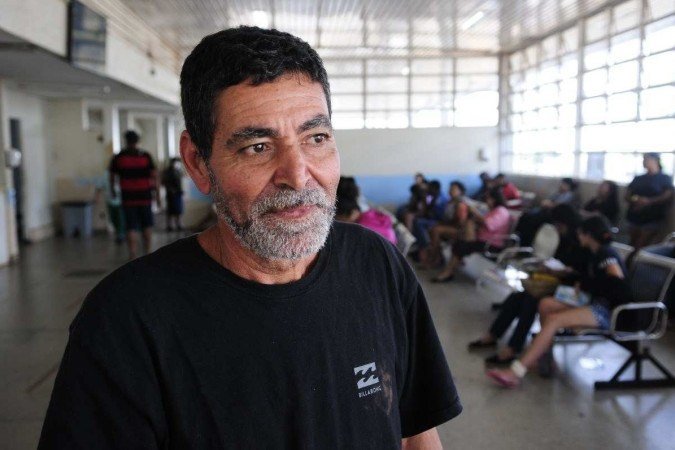 Cleber Batista veio de Águas Lindas e esperou por horas por um atendimento no HRC 