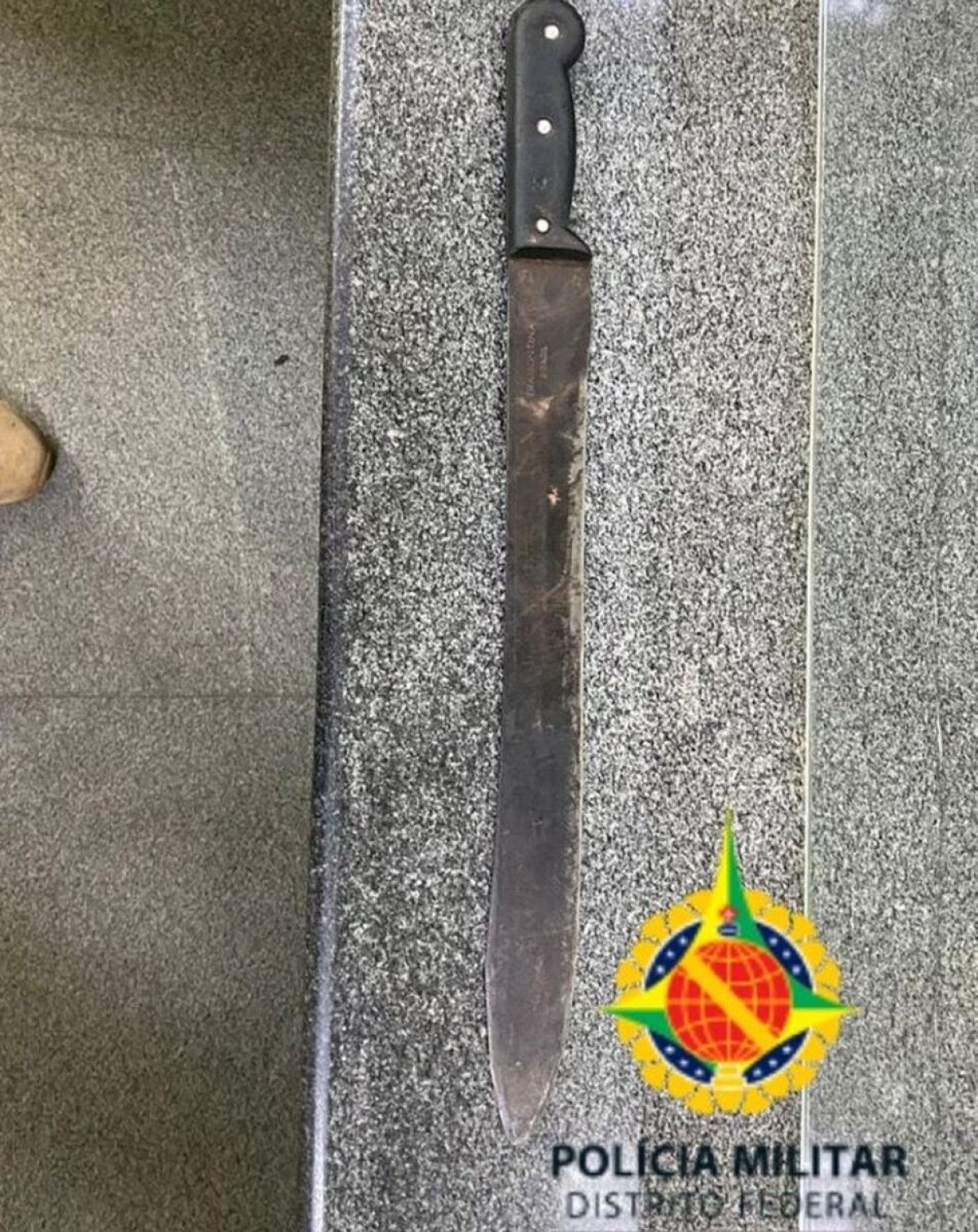 Homem agride companheira com facão de 43cm, na Ceilândia