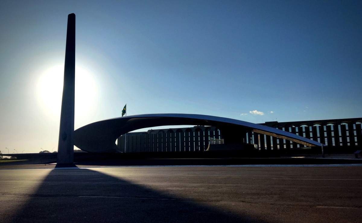 Última sexta-feira do ano terá céu ensolarado e tempestade no fim da tarde