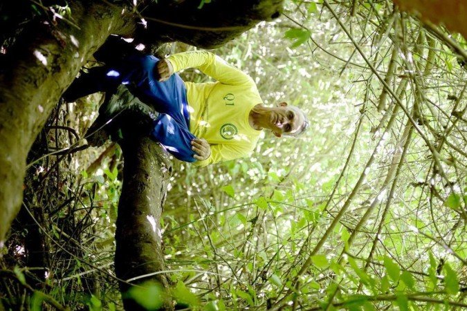  31/05/2023 Crédito: Marcelo Ferreira/CB/D.A Press. Brasil. Brasilia - DF -  Semana do meio ambiente. Sobradinho 1, quadra 1, local R.R.P Moura, Antônio Moura faz um trabalho de reflorestamento e cuidado da mata nativa, próximo ao Córrego Sobradinho.