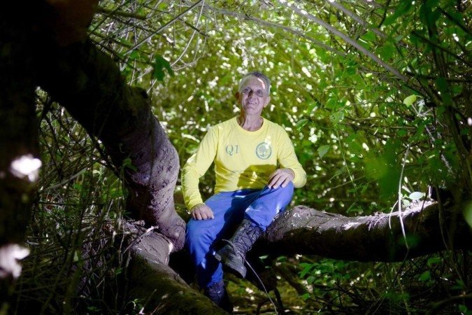  31/05/2023 Crédito: Marcelo Ferreira/CB/D.A Press. Brasil. Brasilia - DF -  Semana do meio ambiente. Sobradinho 1, quadra 1, local R.R.P Moura, Antônio Moura faz um trabalho de reflorestamento e cuidado da mata nativa, próximo ao Córrego Sobradinho.