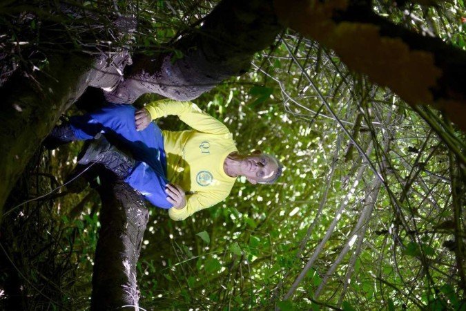  31/05/2023 Crédito: Marcelo Ferreira/CB/D.A Press. Brasil. Brasilia - DF -  Semana do meio ambiente. Sobradinho 1, quadra 1, local R.R.P Moura, Antônio Moura faz um trabalho de reflorestamento e cuidado da mata nativa, próximo ao Córrego Sobradinho.