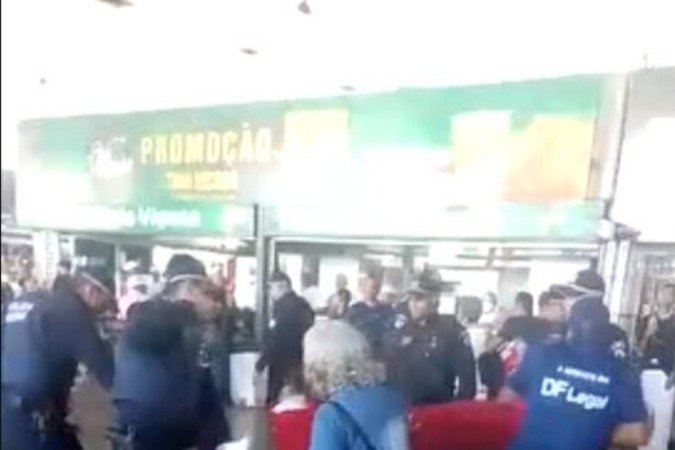 Novo episódio de truculência da PM contra ambulantes na Rodoviária do Plano Piloto