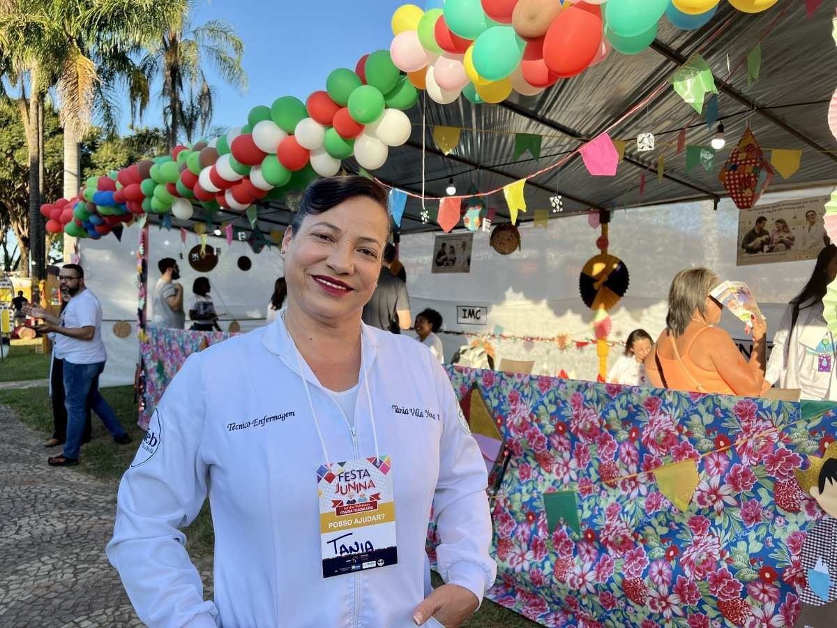 T&acirc;nia dos Santos Villa Nova &eacute; tecnica de enfermagem e volunt&aacute;ria no S&atilde;o Jo&atilde;o do Lar dos Velhinhos Maria Madalena. 