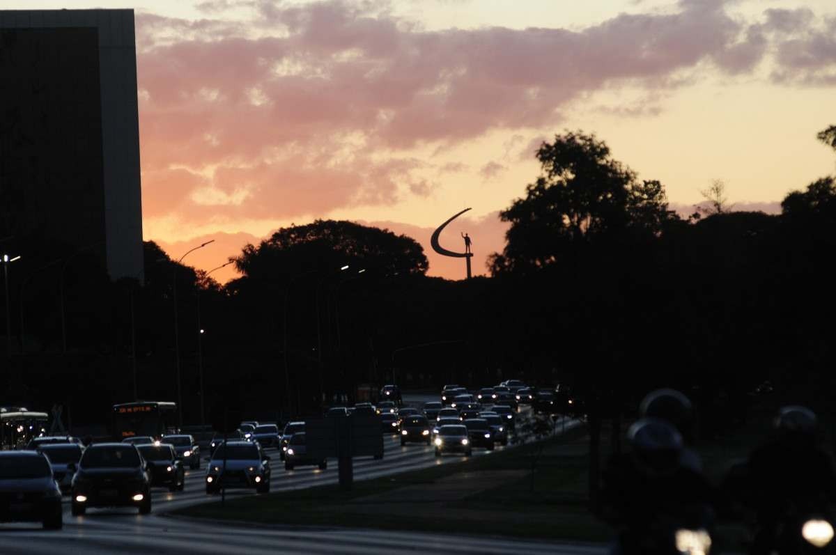 Manhãs frias e dias de sol no DF continuam pela próxima semana 