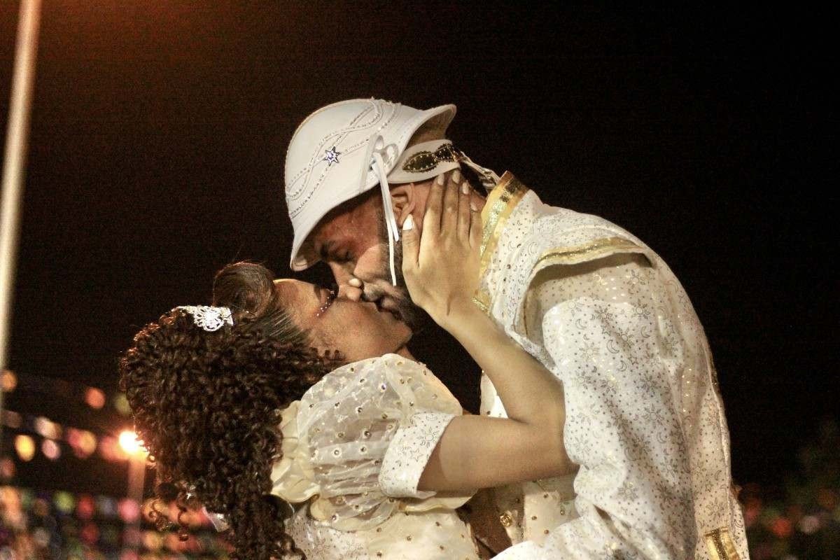 João Victor Meireles e Maria Eduarda Soares Batista, noivos da Quadrilha Junina Ribuliço. 