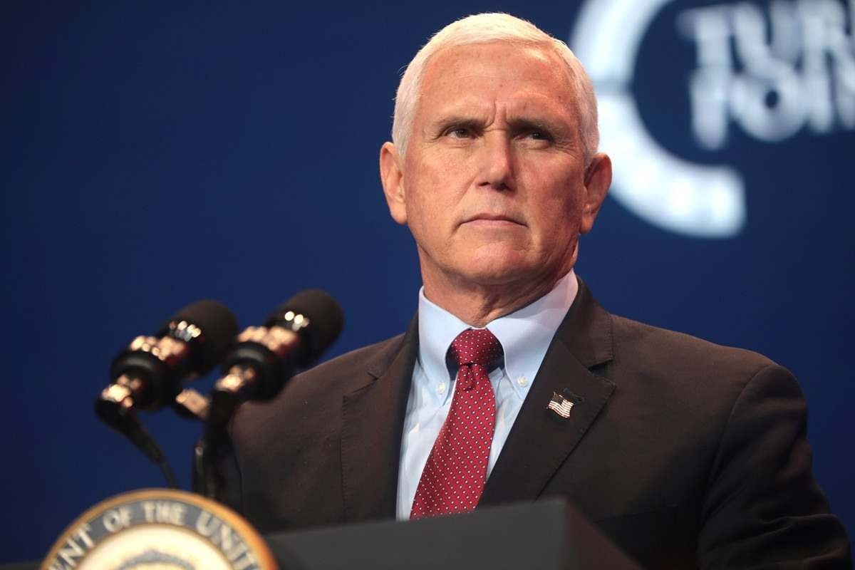 Ex-vice-presidente Mike Pence apresenta pré-candidatura à Casa Branca