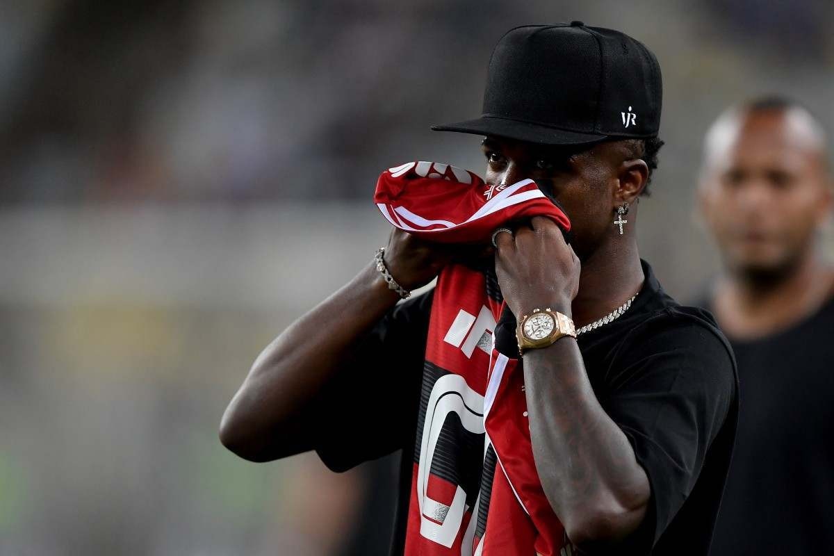 Vinicius Junior foi aplaudido pelas duas torcidas no Maracanã