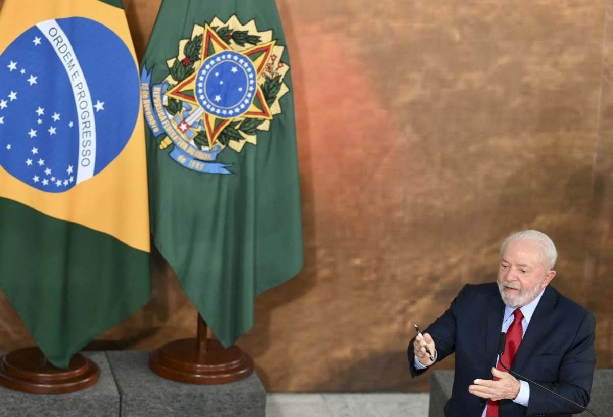 Lula diz que governo será duro contra quem destruir Amazônia