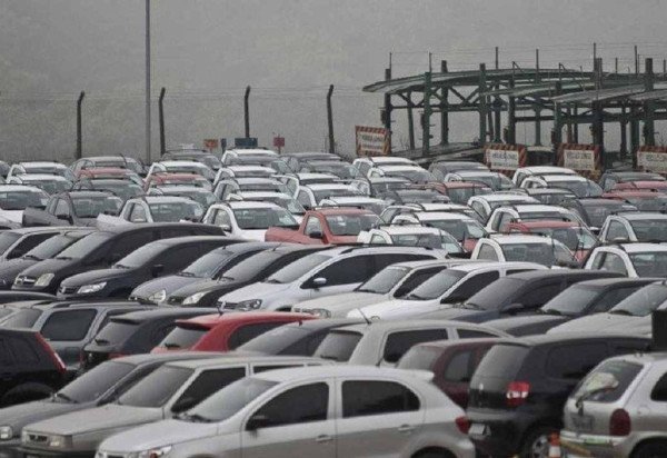 Programas de estímulo, como o Move Brasil e o Carro Sustentável, são apontados como fatores que impulsionam as vendas este ano 