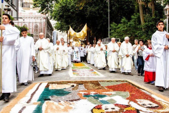 Corpus Christi significa corpo de Cristo, em latim - (crédito: Ricardo Ribas/SOPA Images/LightRocket via Getty Images) Corpus Christi significa corpo de Cristo, em latim - (crédito: Ricardo Ribas/SOPA Images/LightRocket via Getty Images)