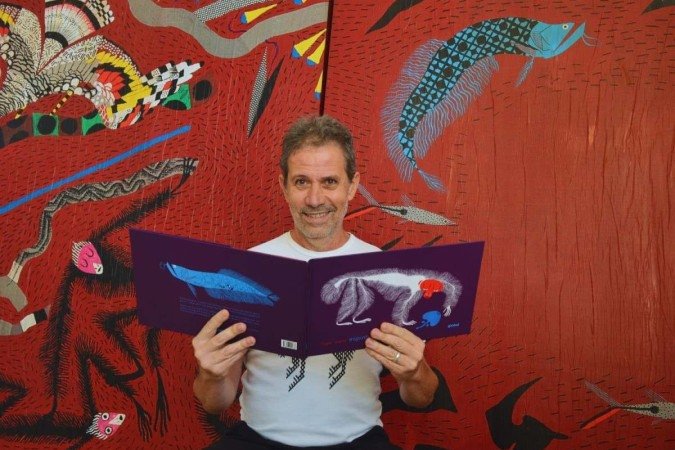 Roger Mello, escritor, ilustrador, autor de Espinho de arraia - (crédito: Franciele de Oliveira) Roger Mello, escritor, ilustrador, autor de Espinho de arraia - (crédito: Franciele de Oliveira)