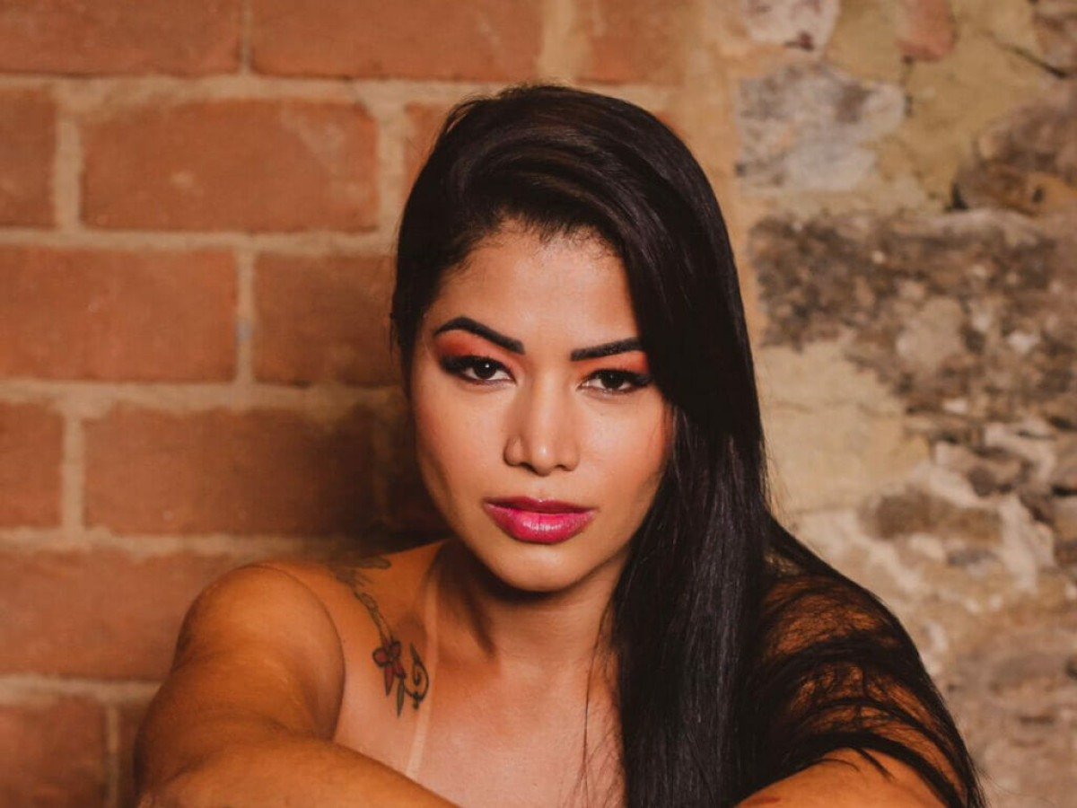 Musa do Vasco promete nudes a jogadores do time: 