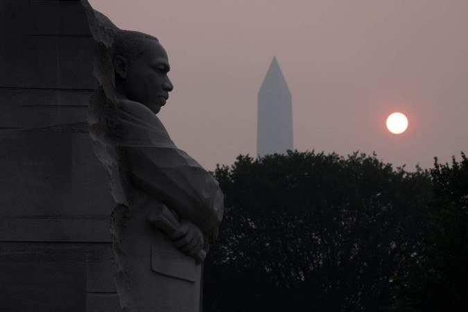 As fortes tempestades atingiram a costa leste do EUA. A capital Washington, D.C registrou apagão - (crédito: Alex Wong/Getty Images via AFP) As fortes tempestades atingiram a costa leste do EUA. A capital Washington, D.C registrou apagão - (crédito: Alex Wong/Getty Images via AFP)