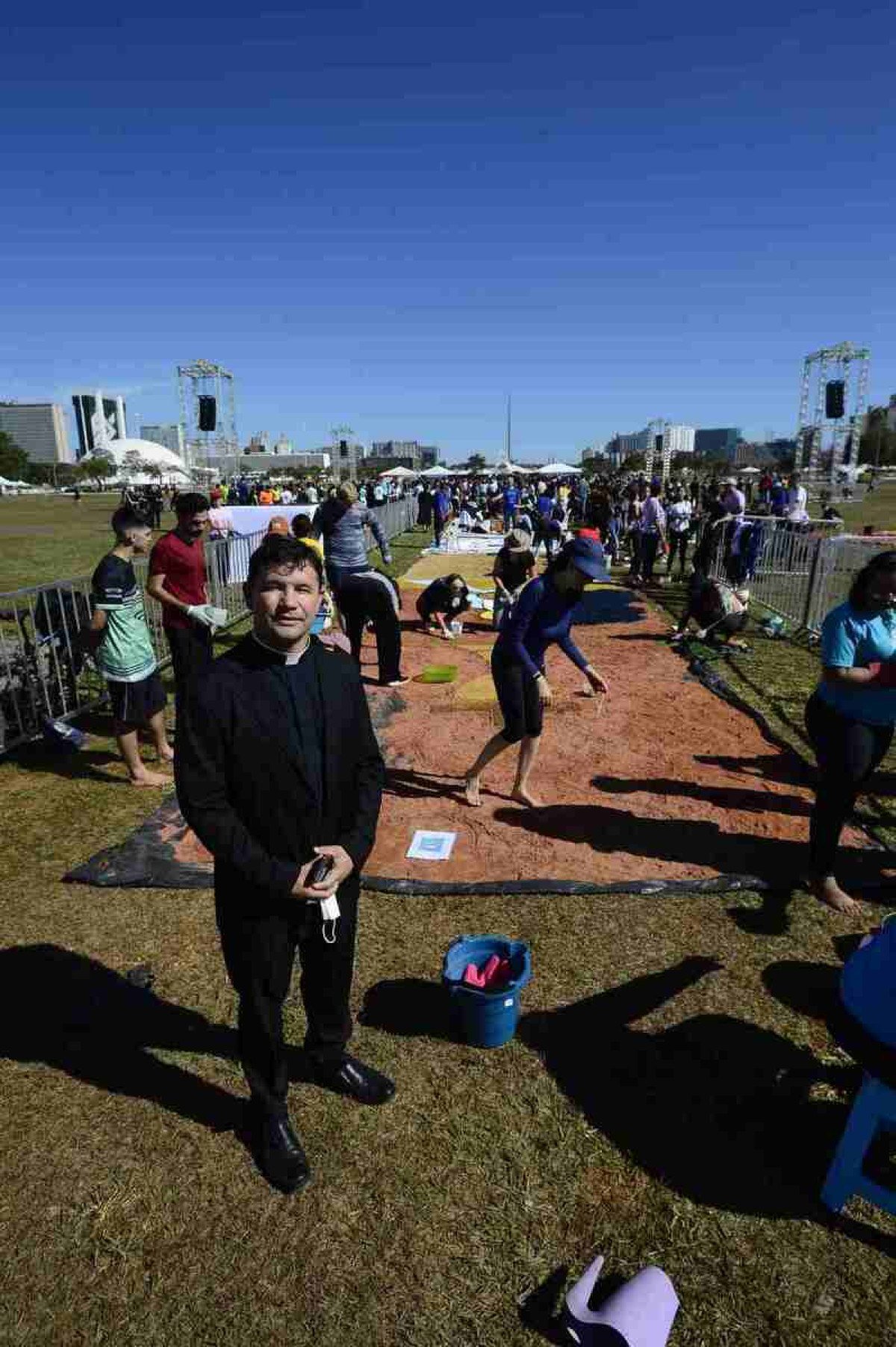 Tapetes de Corpus Christi. Celebração na Esplanada dos Ministérios 2023. Padro Agenor Vieira, pároco da Catedral de Brasília