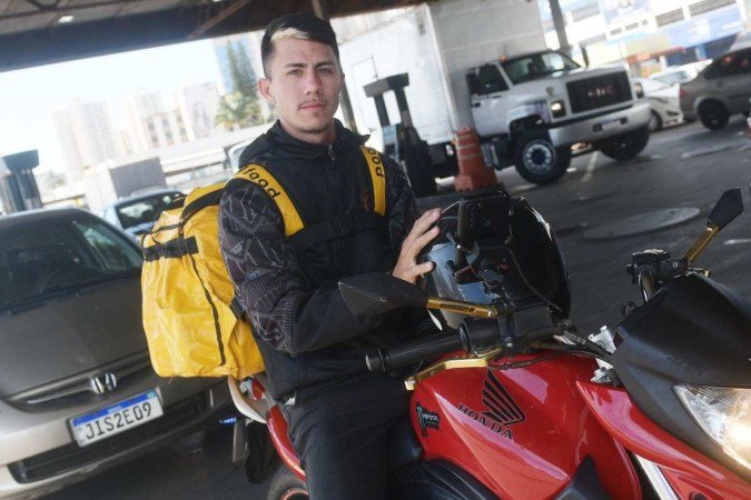  09/06/2023 Credito: Ed Alves/CB/DA.Press. Cidades. Tres dias Uteis do Tunel rei Pelé. Na foto, Ruan Souza. 