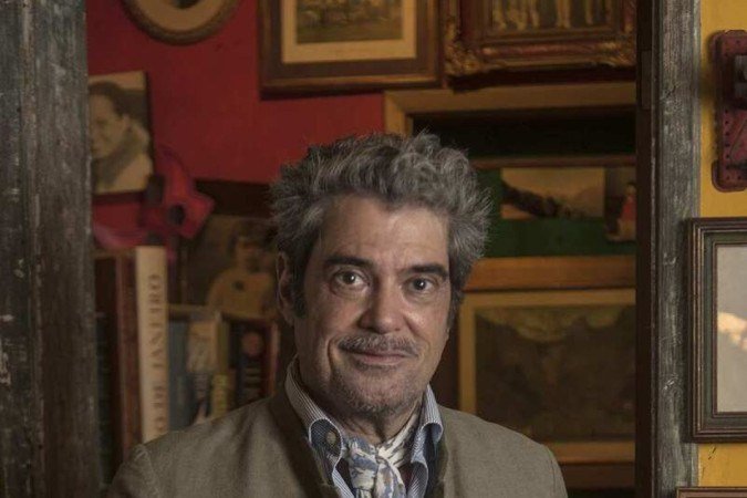  Assunto: Escritor Julio Bandeira em sua casa em Copacabana..Local: Rio de Janeiro - RJ. ...Data: 02/09/2020
    