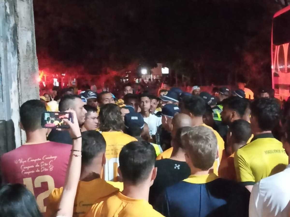 Após tropeço, organizada cobra time do Brasiliense na saída do Serejão