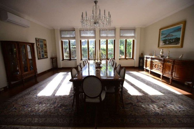 A sala de reuniões sociais é um dos destaques da casa
