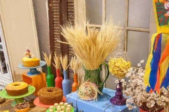 Docinhos podem ser servidos em minichapéus de palha