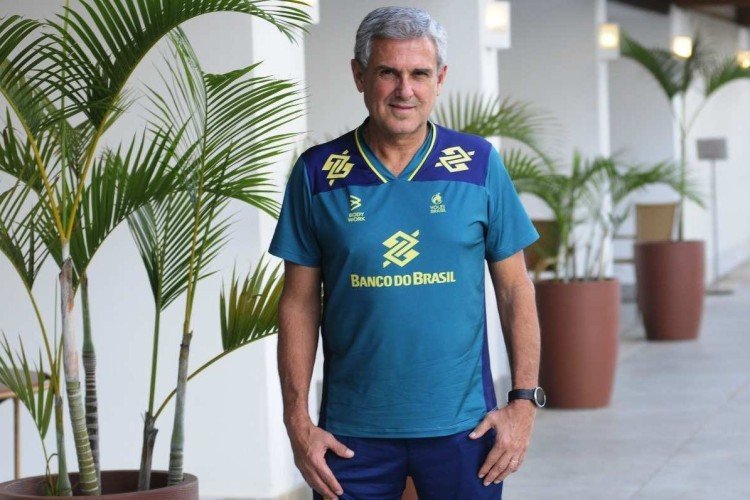 Zé Roberto Guimarães completa 20 anos à frente da Seleção Feminina em 29 de julho